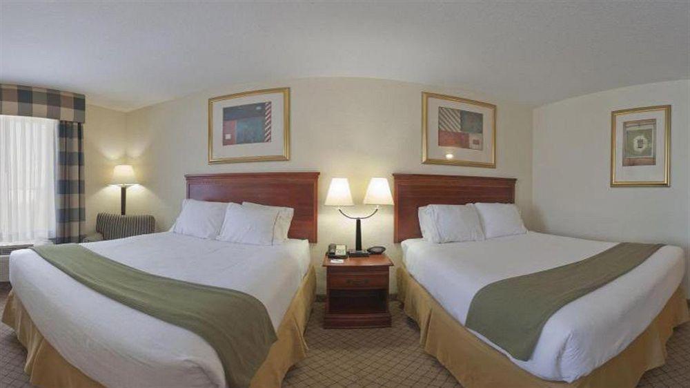 Holiday Inn Express Hotel & Suites Tampa-Fairgrounds-Casino By Ihg Eksteriør bilde