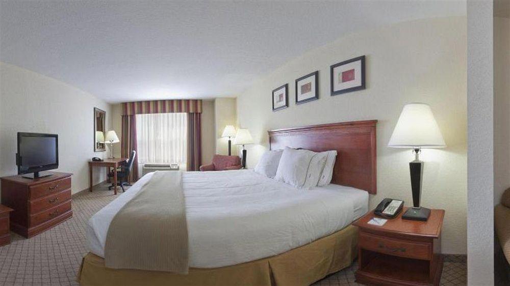 Holiday Inn Express Hotel & Suites Tampa-Fairgrounds-Casino By Ihg Eksteriør bilde