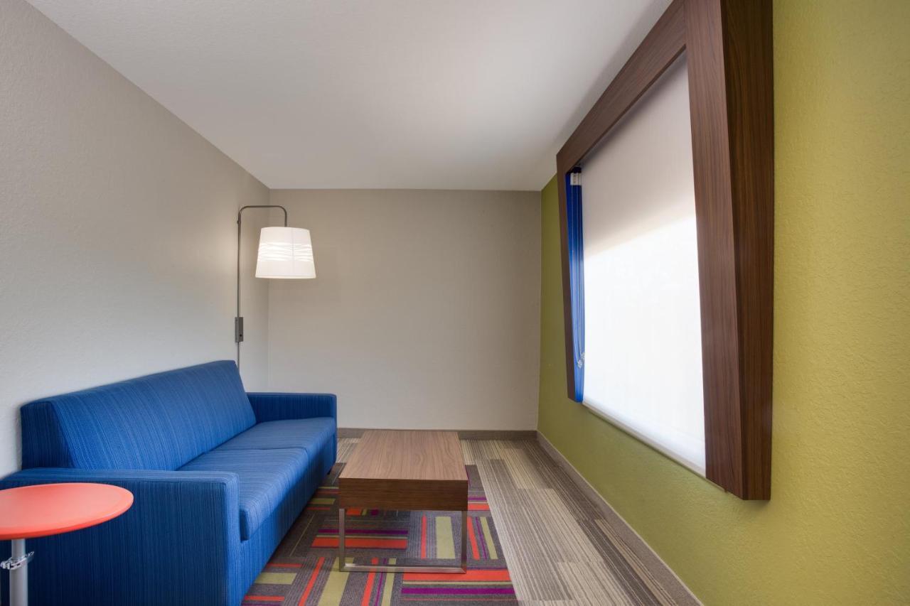 Holiday Inn Express Hotel & Suites Tampa-Fairgrounds-Casino By Ihg Eksteriør bilde