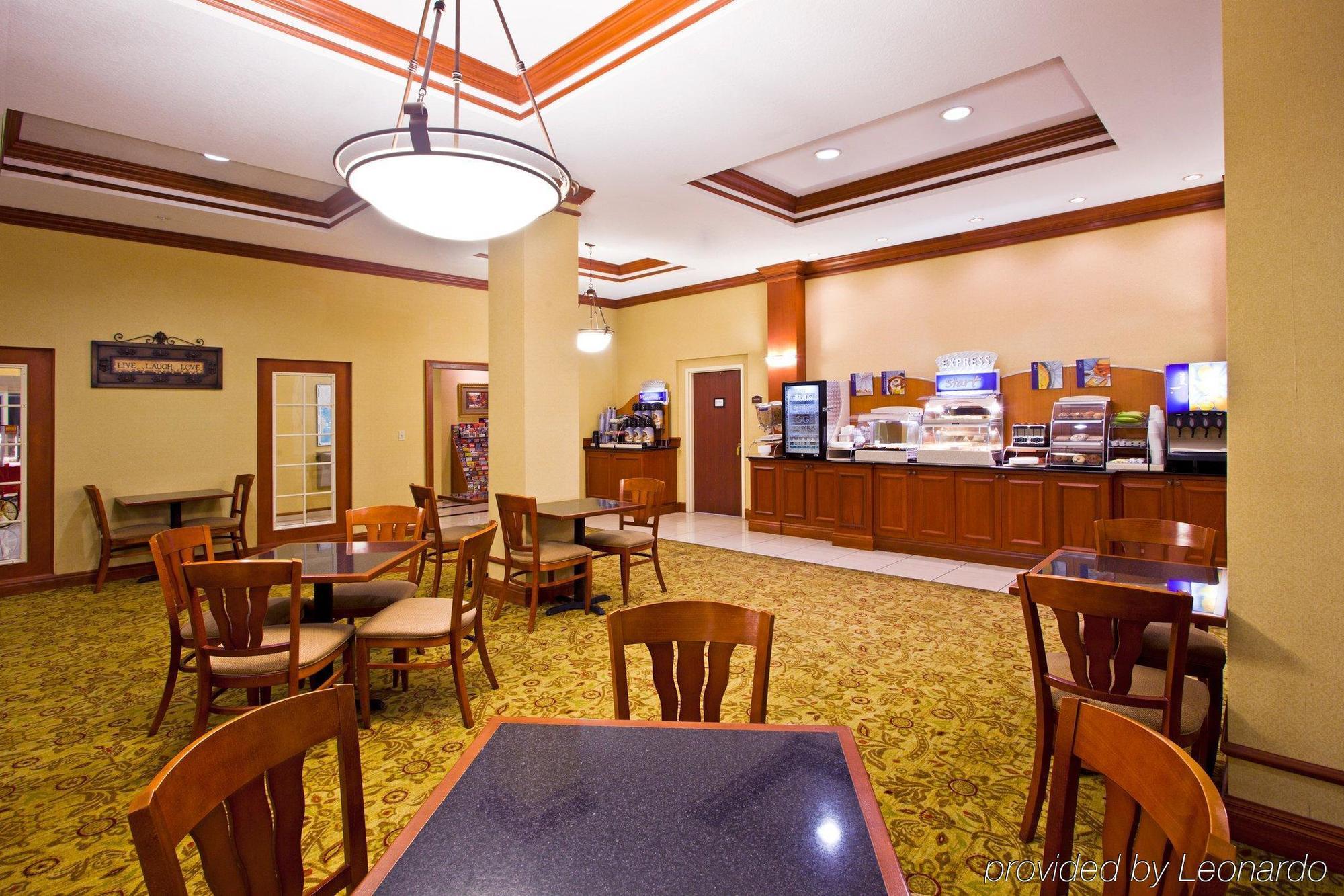Holiday Inn Express Hotel & Suites Tampa-Fairgrounds-Casino By Ihg Restaurant bilde