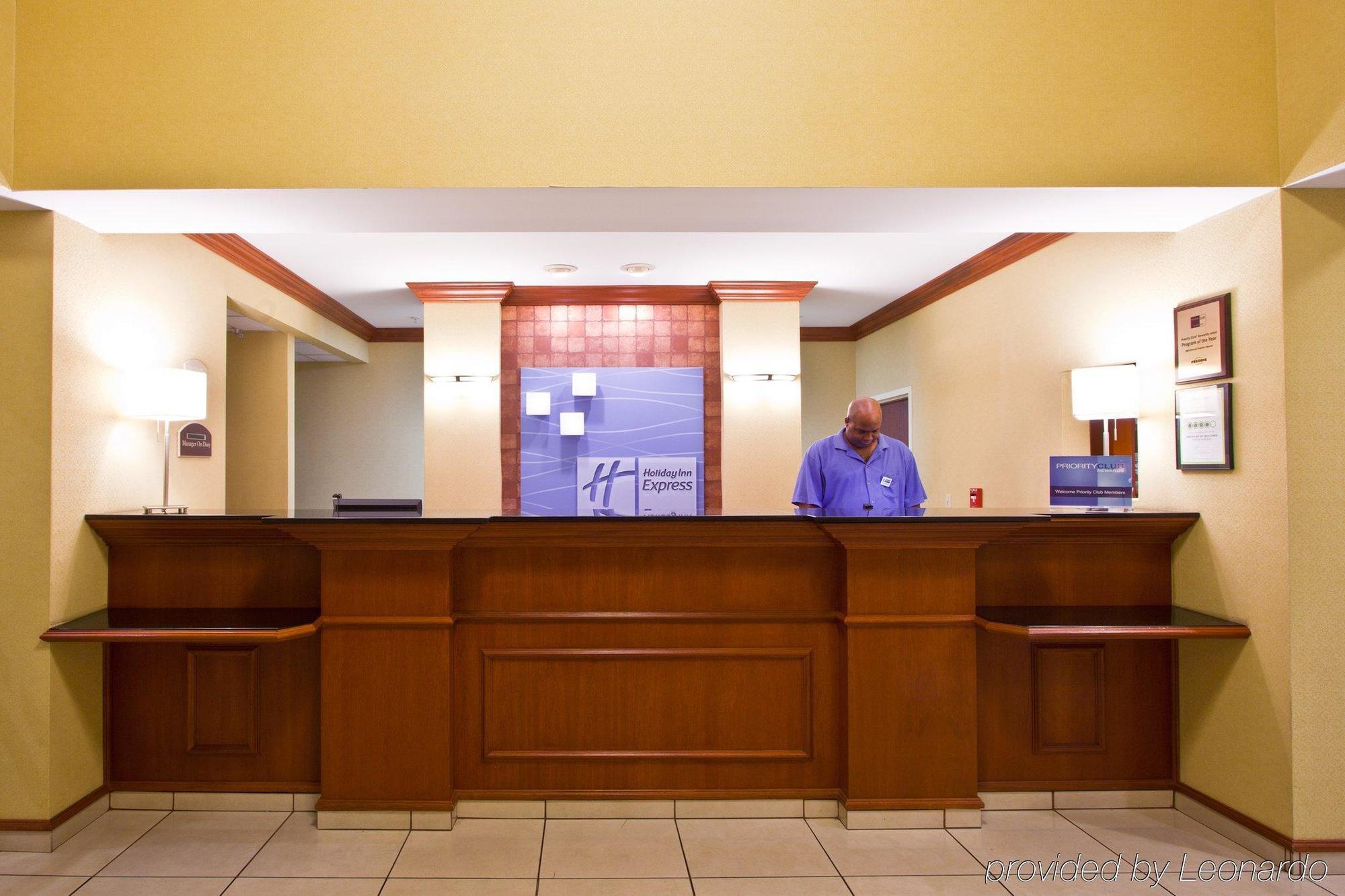 Holiday Inn Express Hotel & Suites Tampa-Fairgrounds-Casino By Ihg Interiør bilde